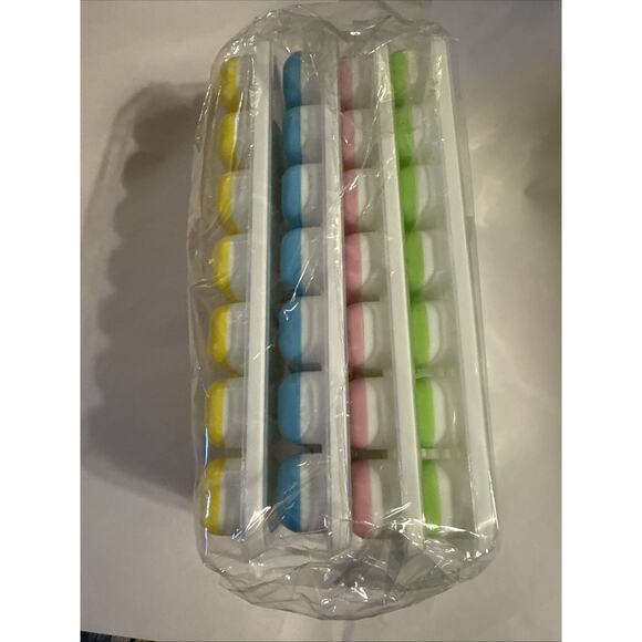 Set Of Four Silicone Ice Cube Trays with Lids Easy Release 14-Cavity Stackable - Picture 4 of 4